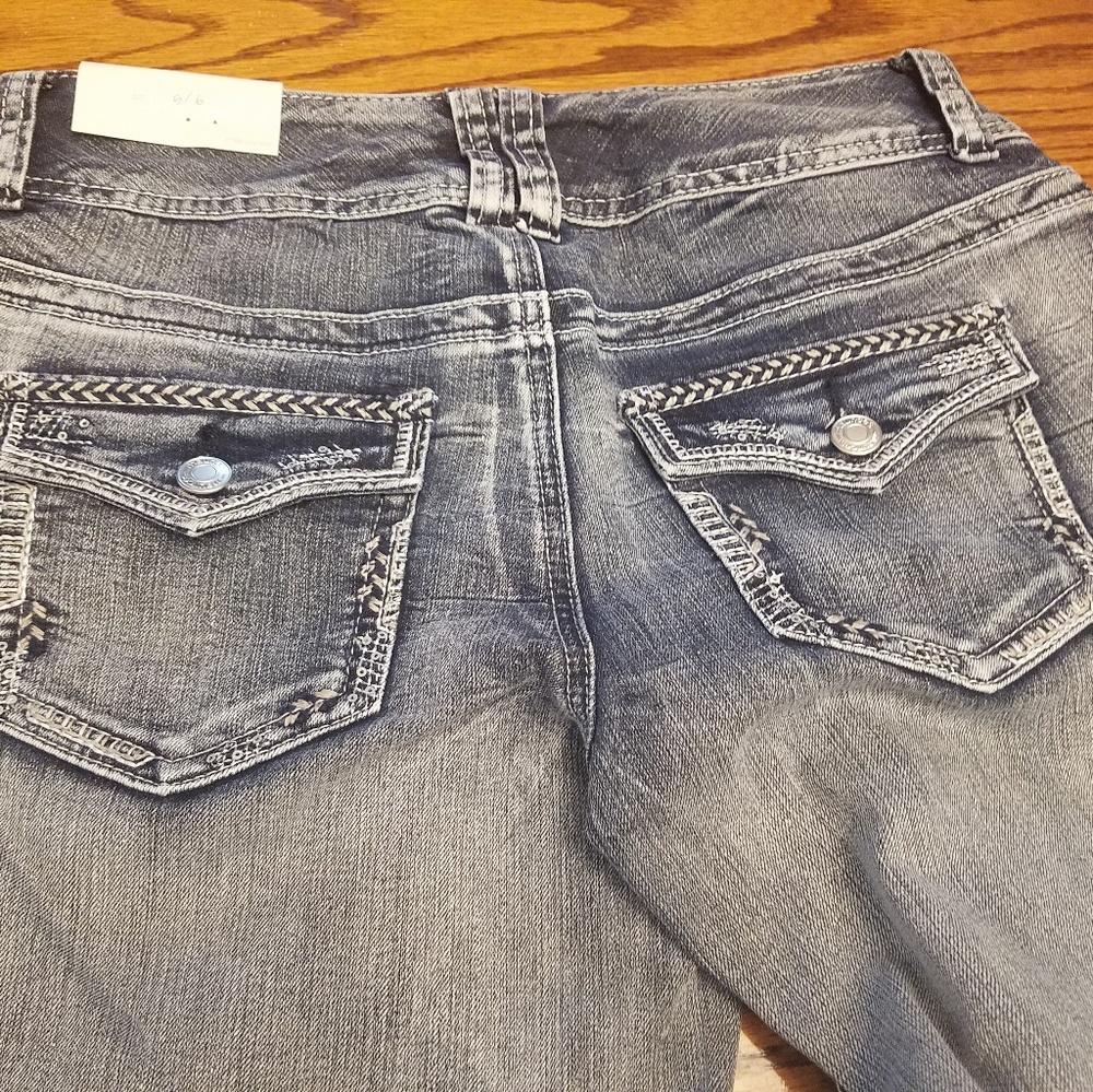 Nwt size 5/6 maurices cropped denim jean capris